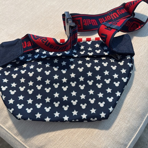 Moving - Picture 2 of 3